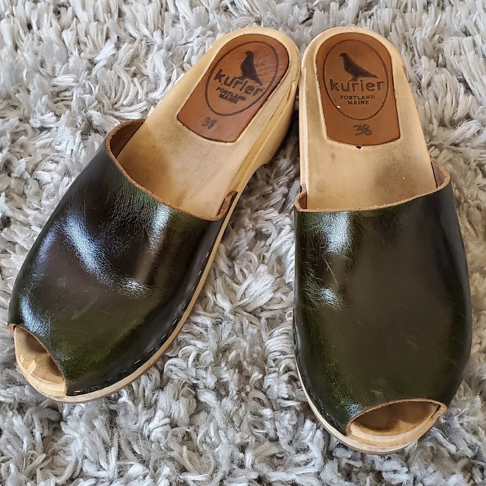 Kurier dark green low clogs, size 38